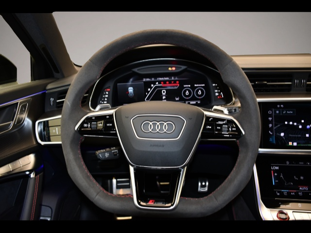 Audi RS6 (09/2025, Benzin)