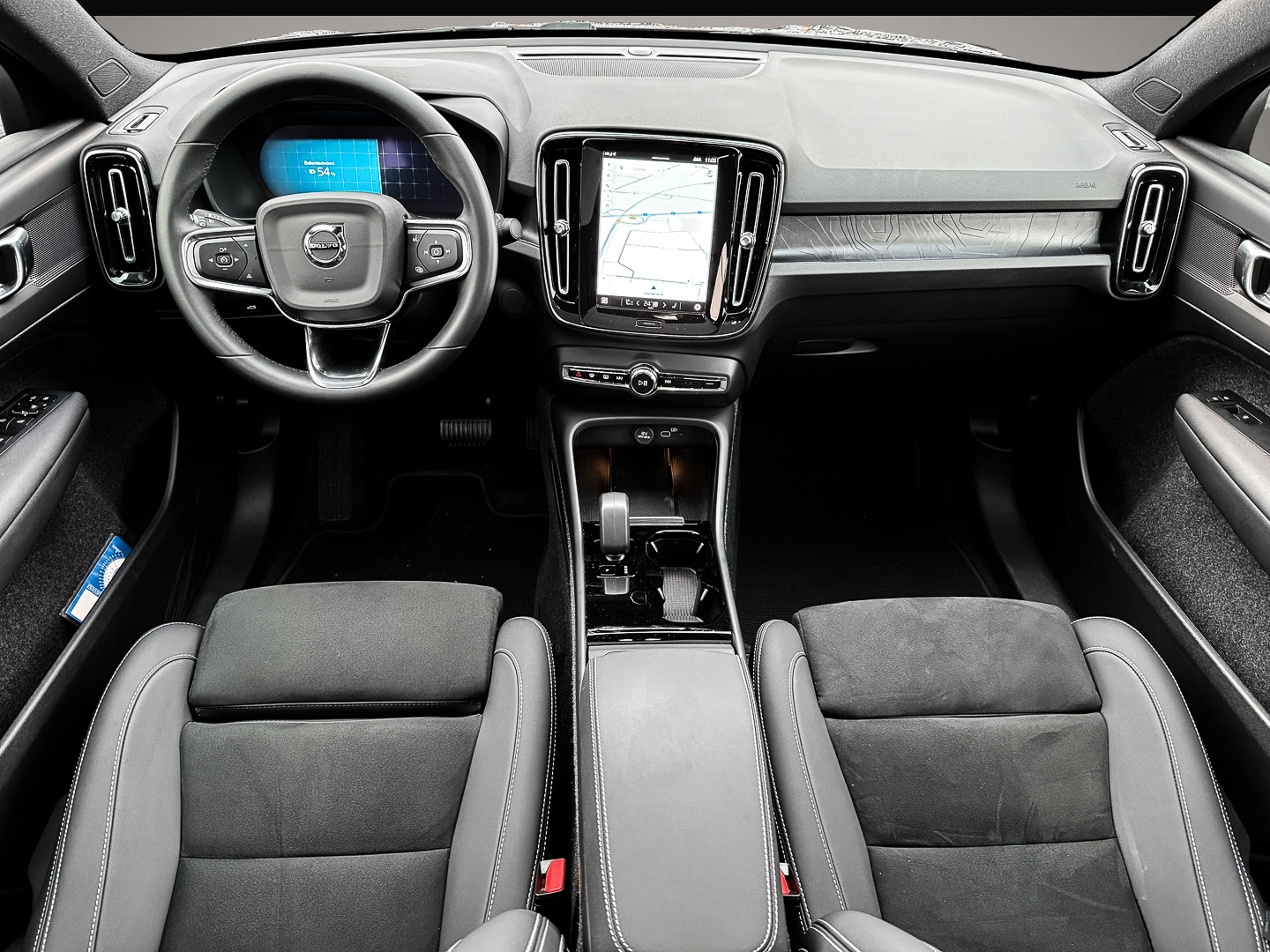 Volvo C40 (01/2025, ELECTRIC)