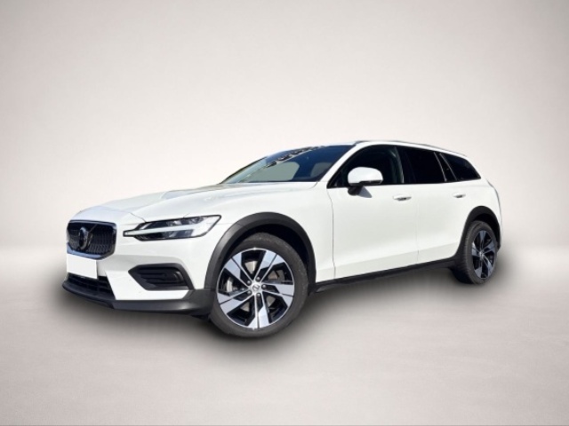 Volvo V60 Cross Country (06/2023, Diesel)