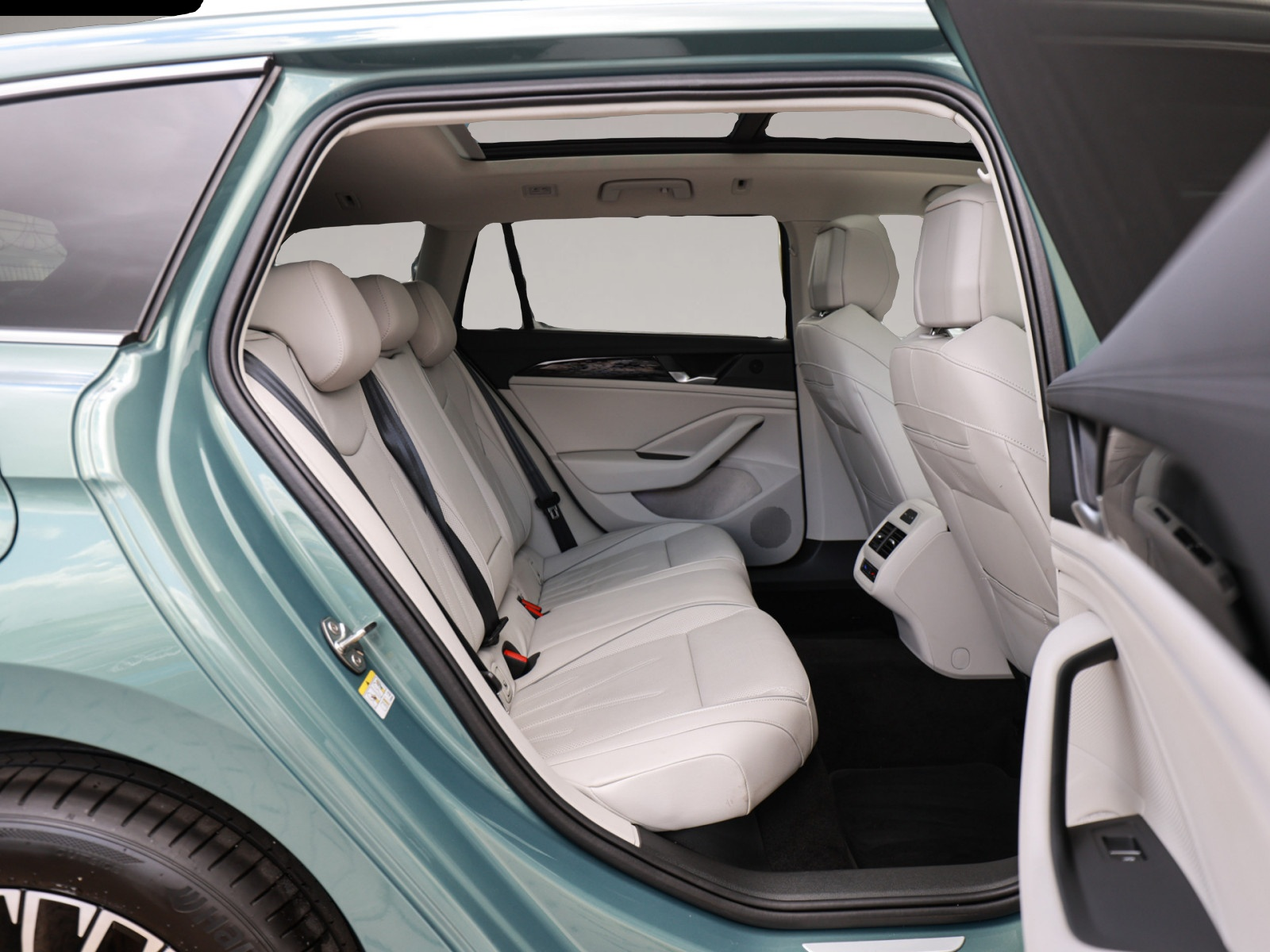 Volkswagen Passat (06/2025, Diesel)
