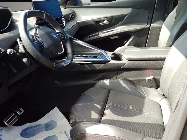 Peugeot 5008 (02/2024, Benzin)