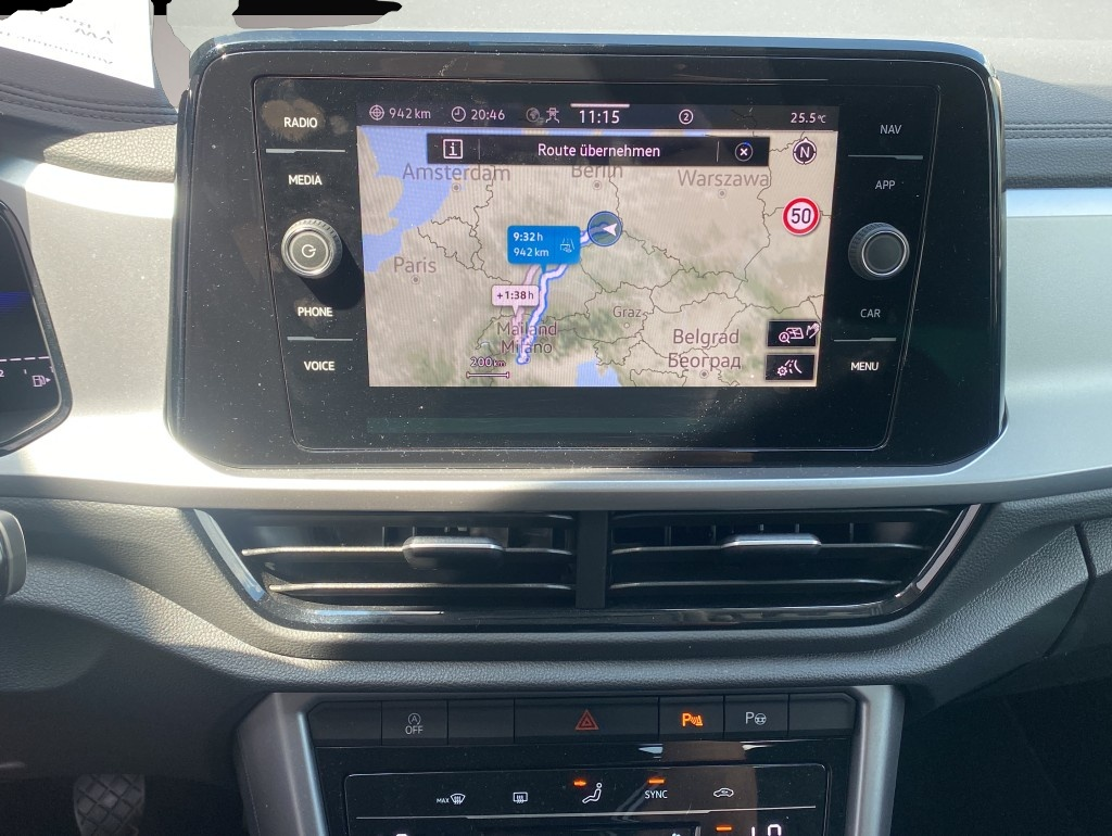 Volkswagen T-Roc (02/2025, Benzin)