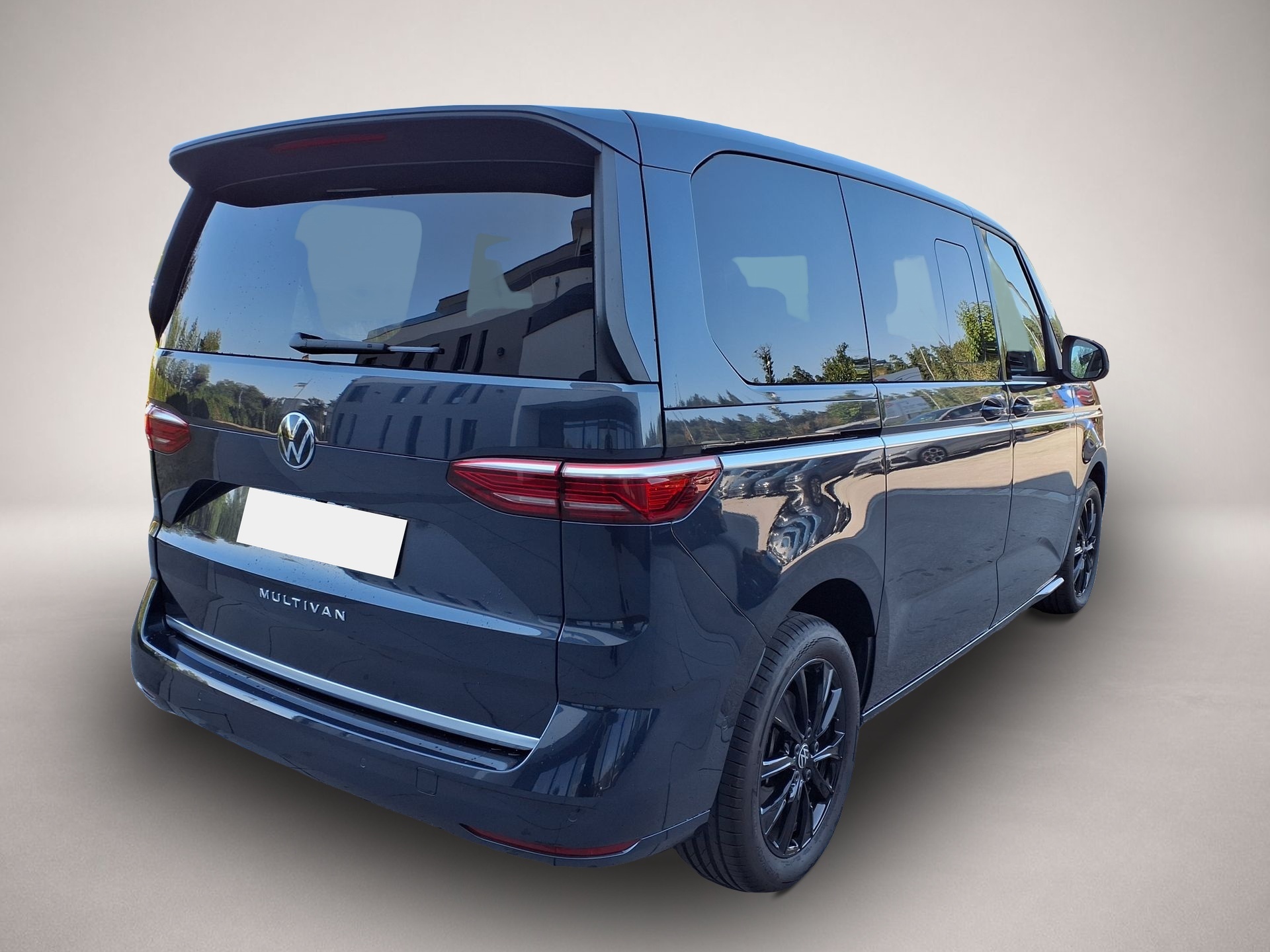 Volkswagen T7 Multivan (10/2025, Diesel)