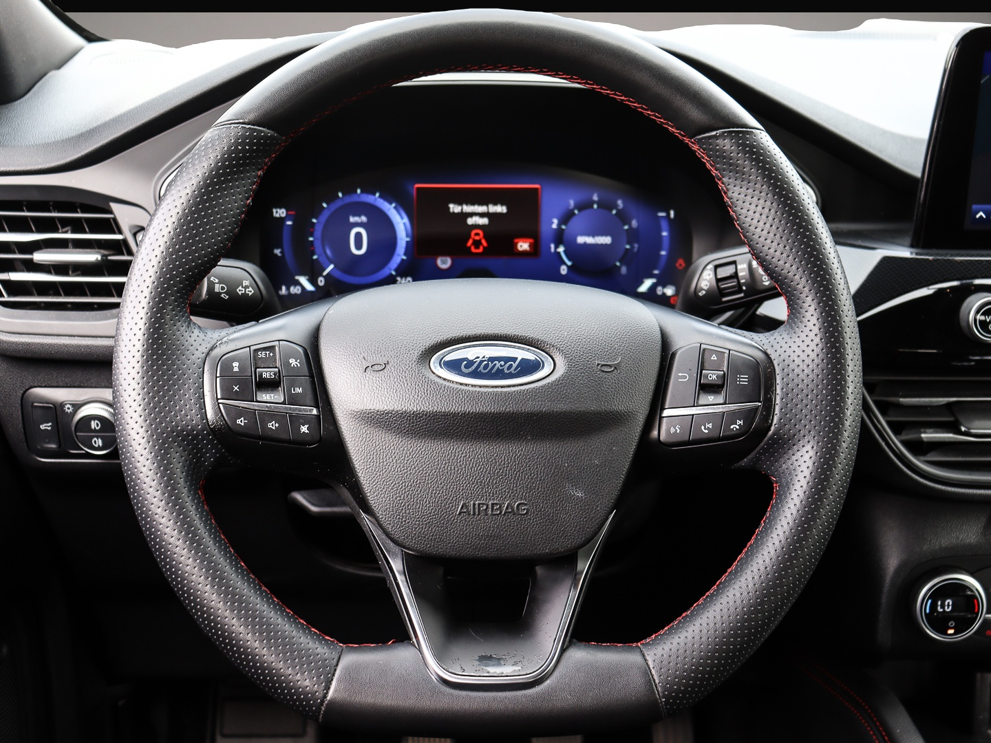 Ford Kuga (10/2022, Benzin)