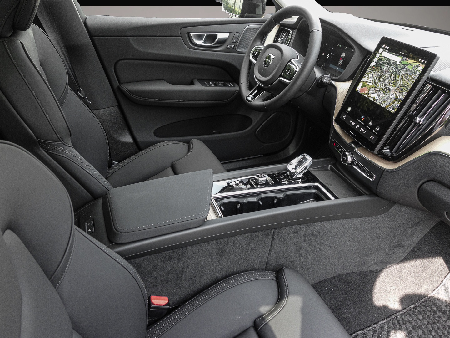 Volvo XC60 (06/2025, Benzin)