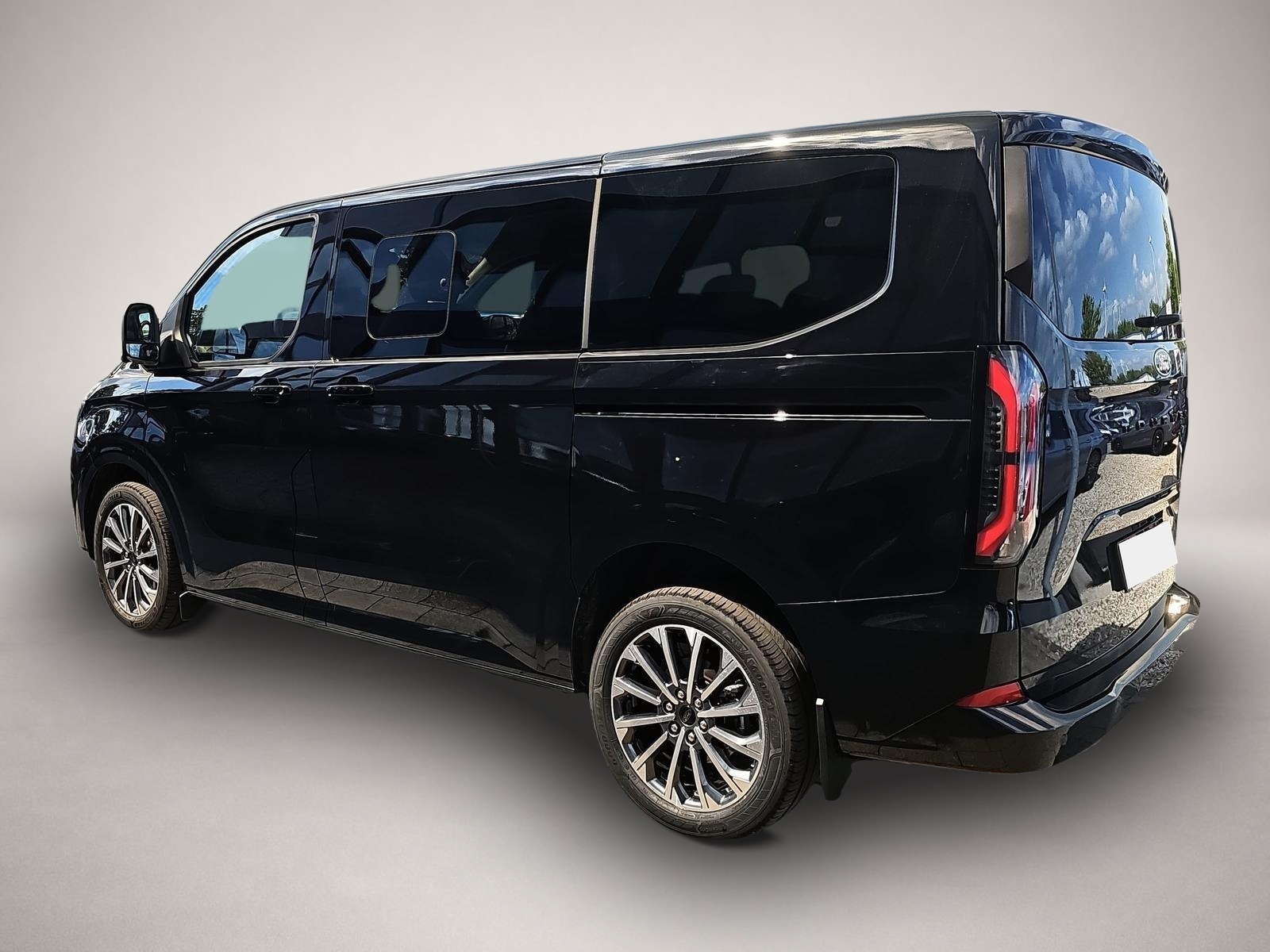 Ford Tourneo Custom (04/2026, Diesel)