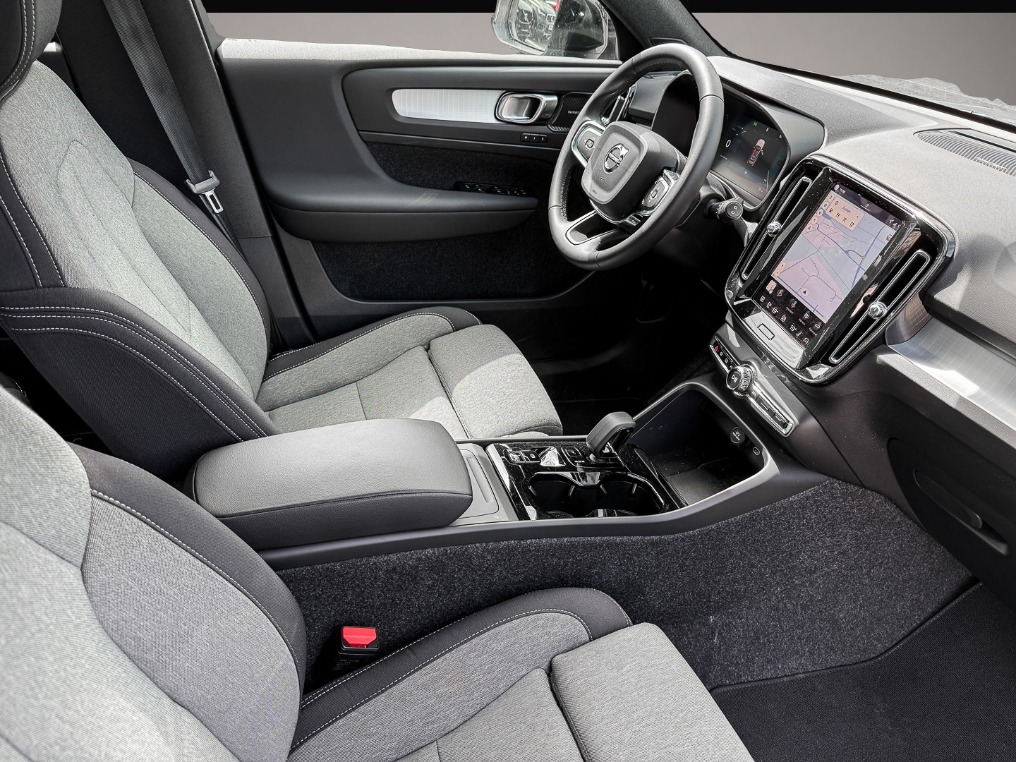 Volvo XC40 (07/2025, Benzin)