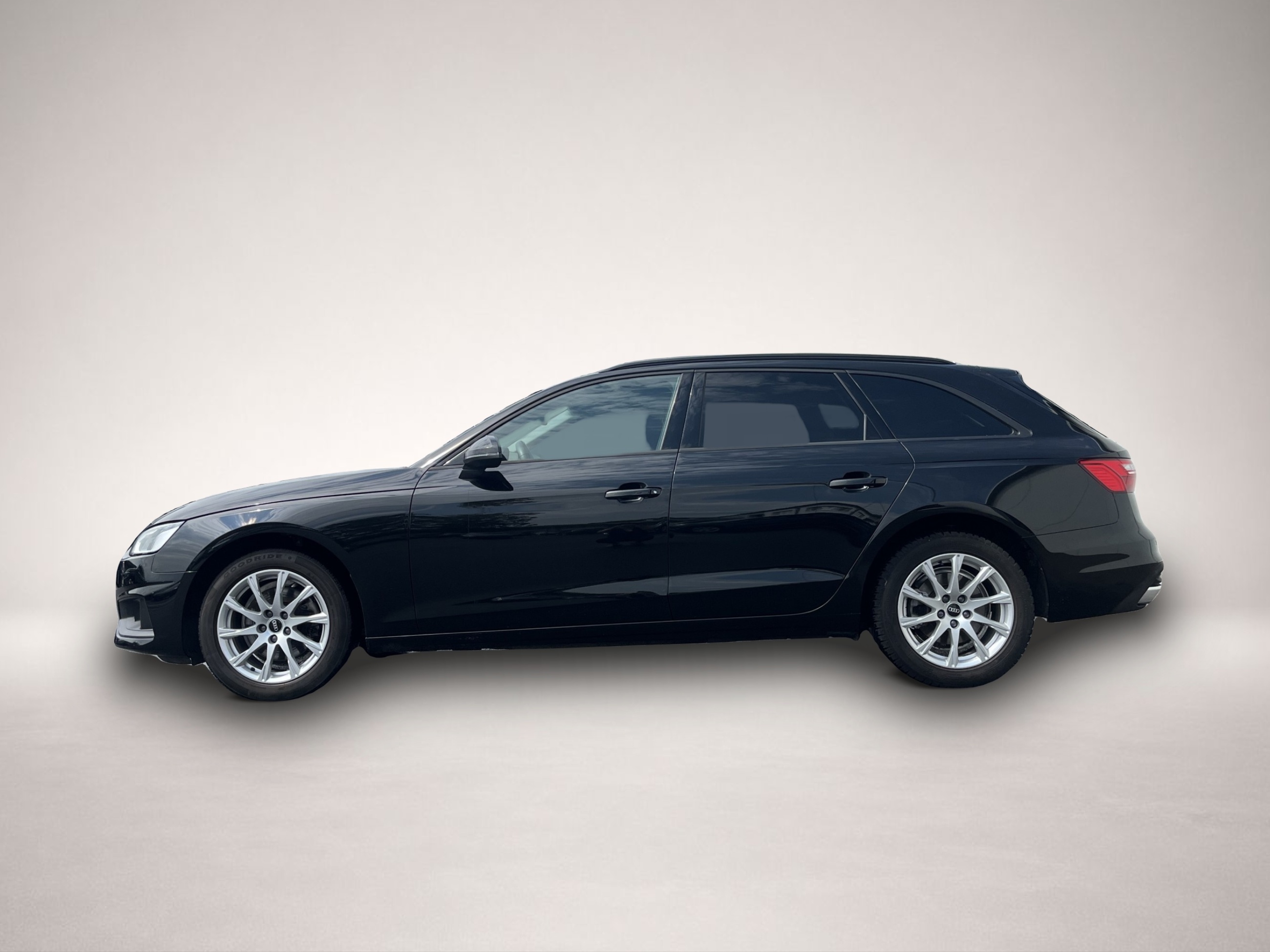 Audi A4 (07/2022, Benzin)