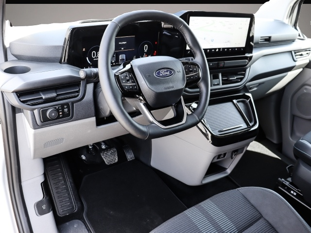 Ford Tourneo Custom (02/2026, Diesel)