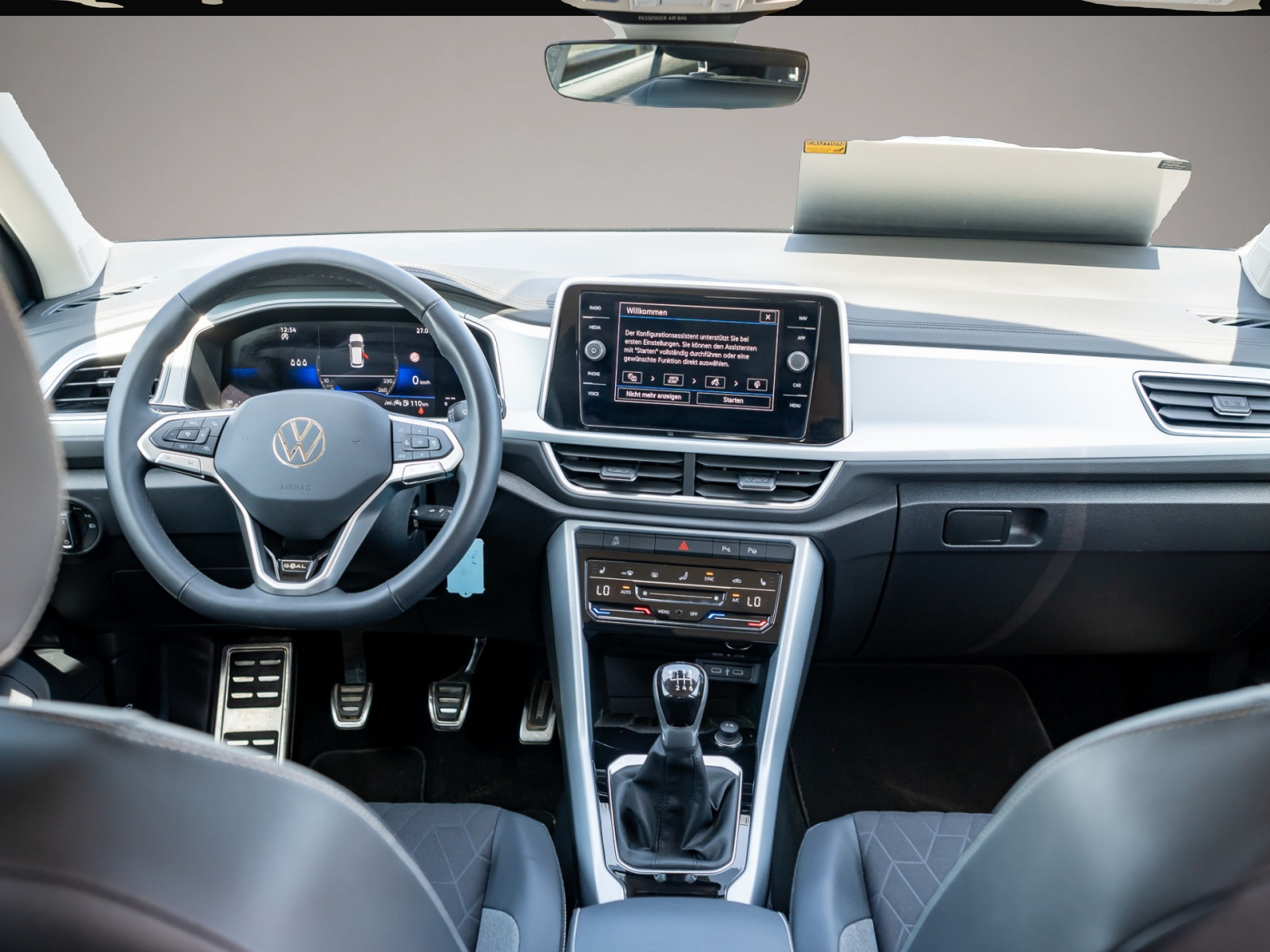 Volkswagen T-Roc (06/2025, Benzin)