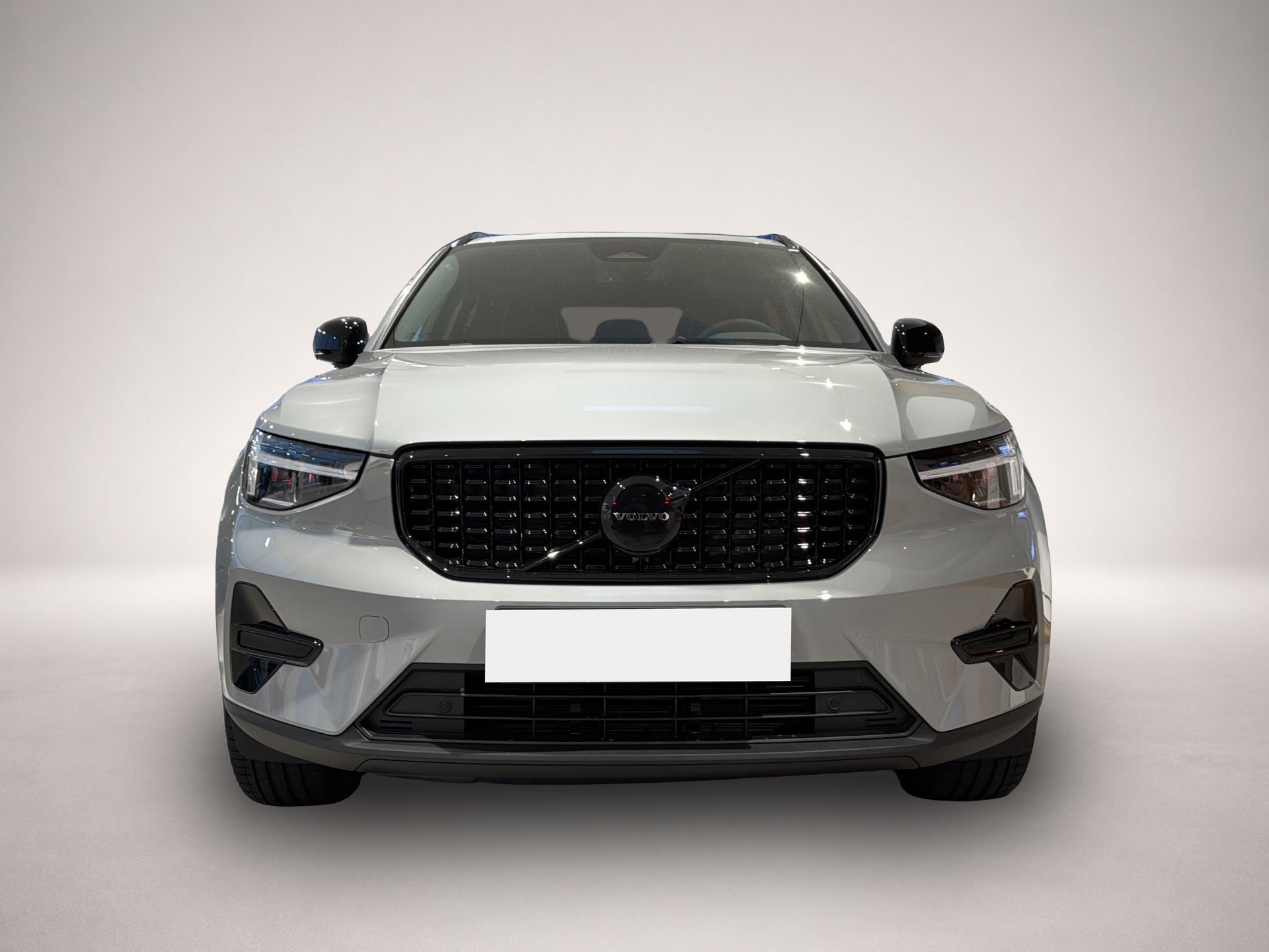 Volvo XC40 (11/2025, Benzin)