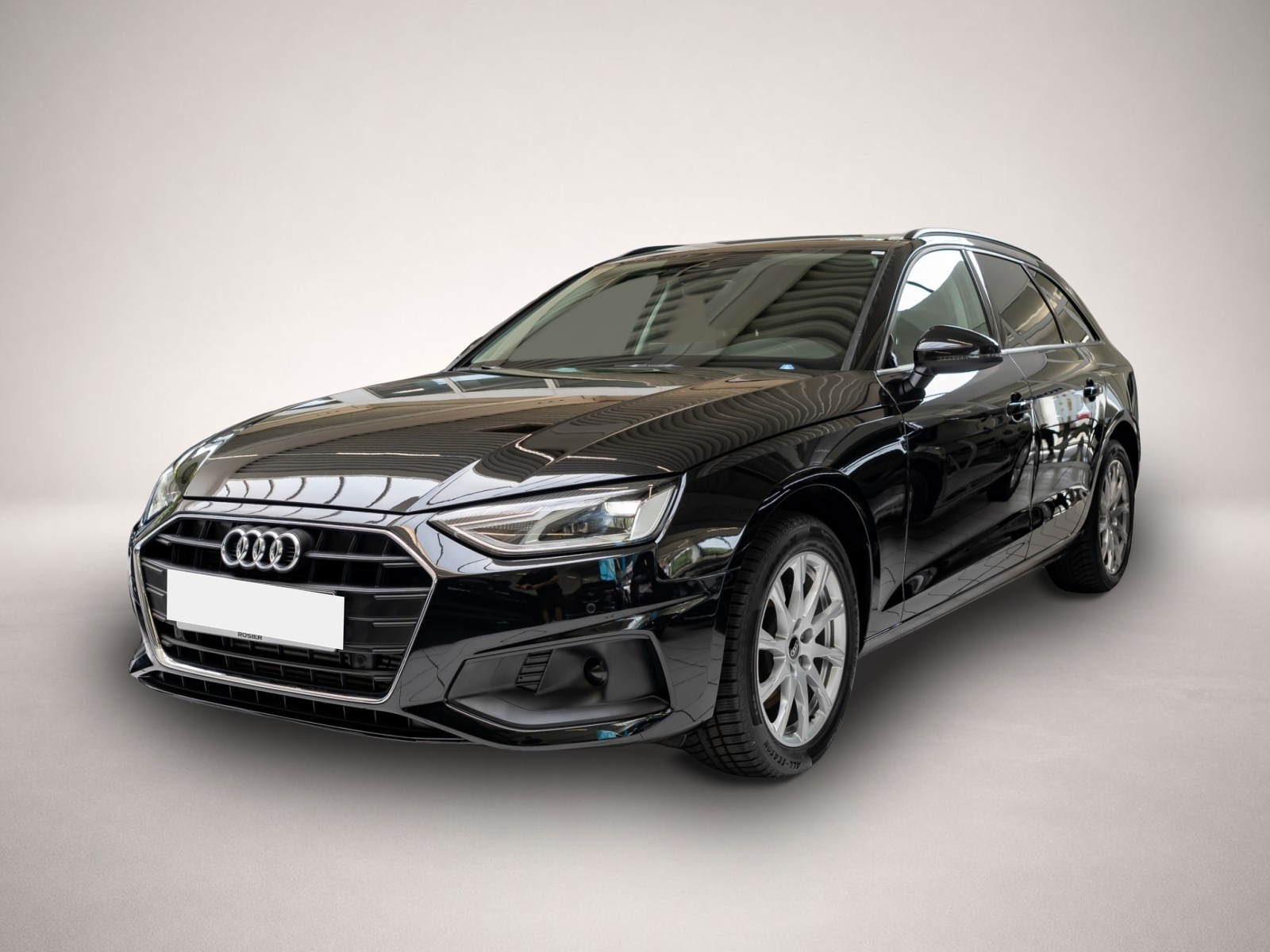 Audi A4 (08/2022, Benzin)