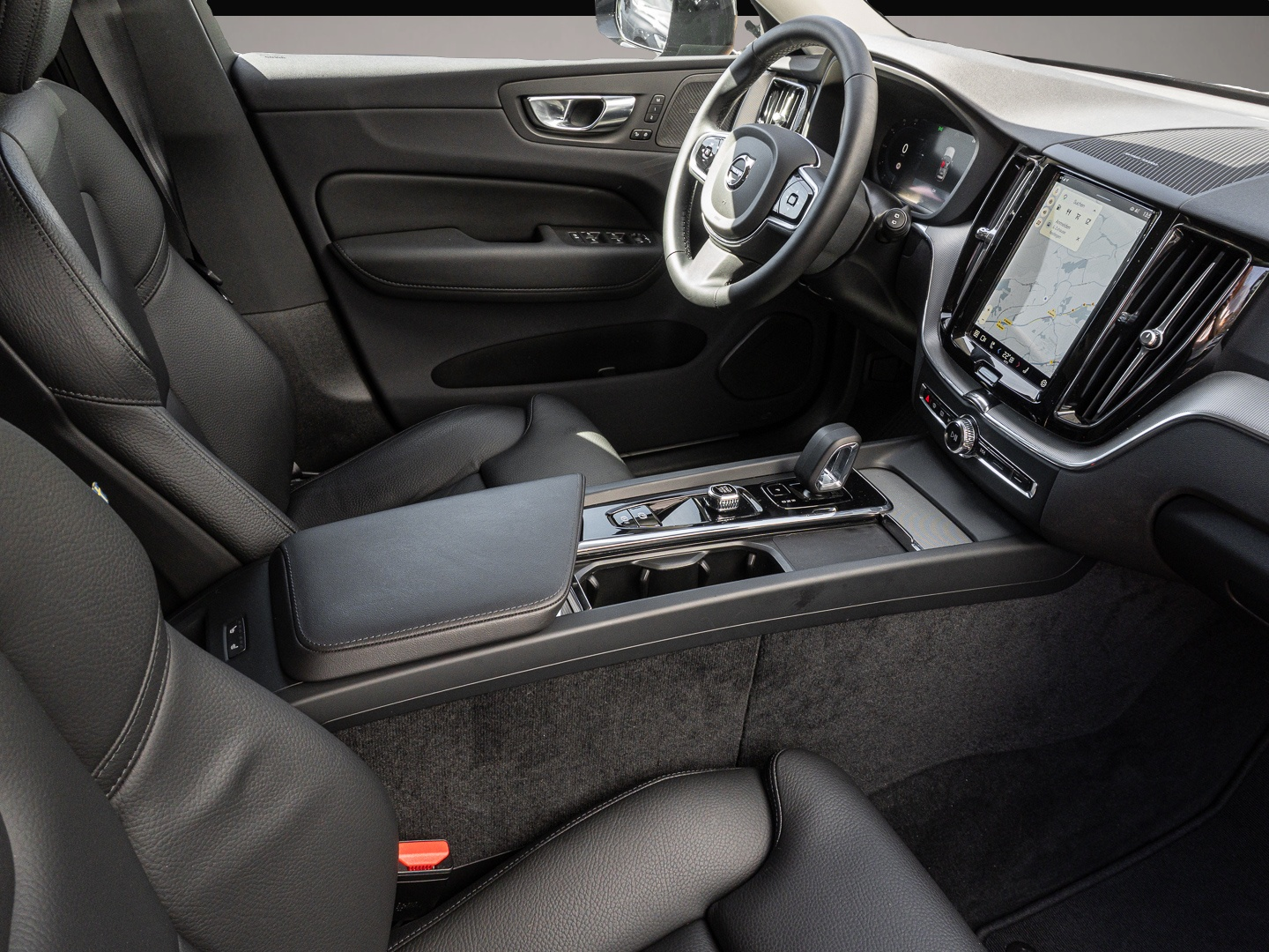 Volvo XC60 (02/2024, Benzin)
