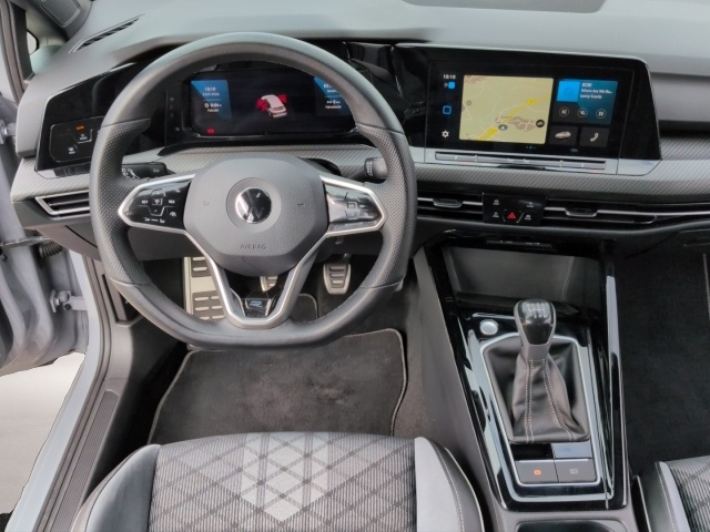 Volkswagen Golf (01/2023, Benzin)