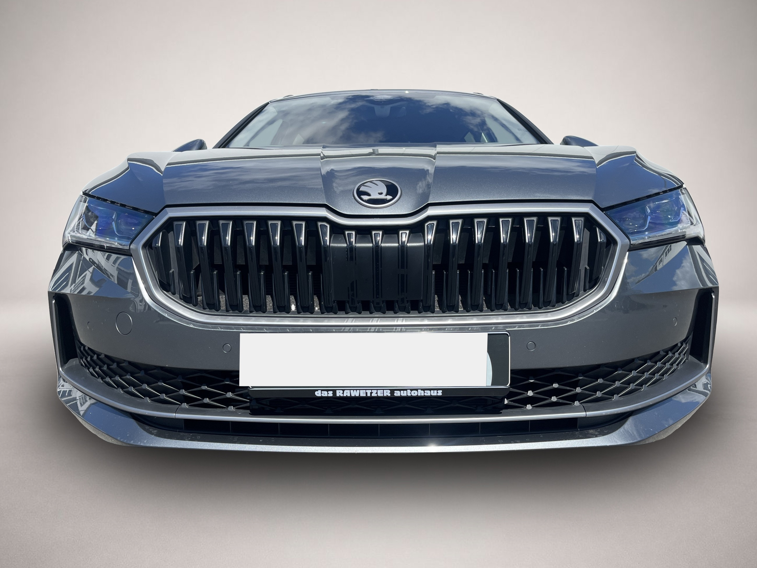 Skoda Superb (09/2025, Benzin)