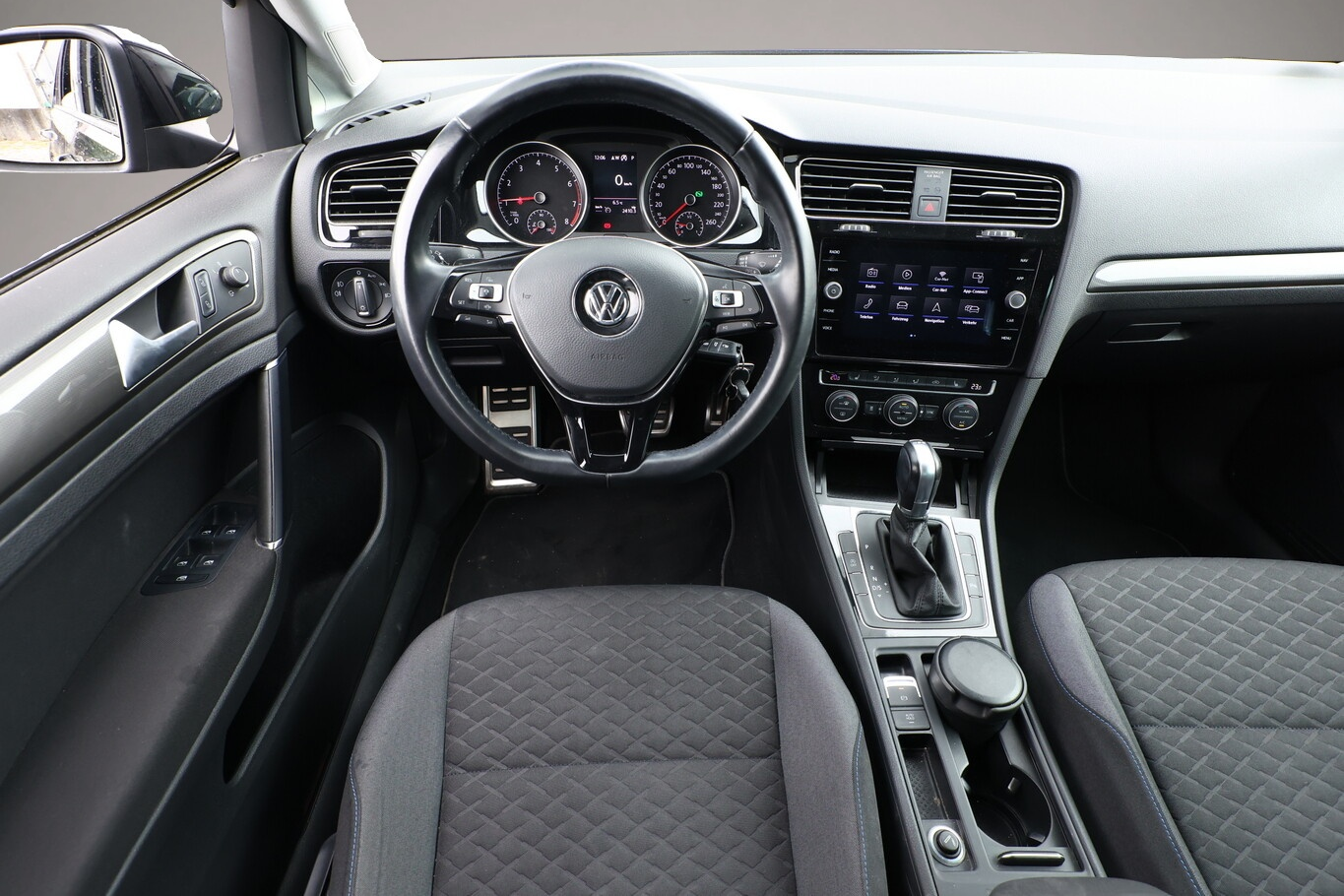 Volkswagen Golf (02/2019, Benzin)