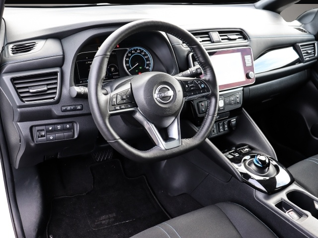 Nissan Leaf (12/2022, ELECTRIC)