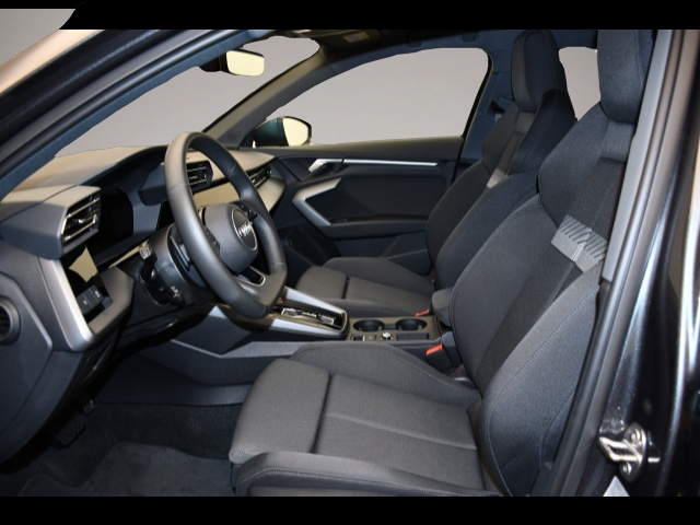 Audi A3 (10/2025, Benzin)