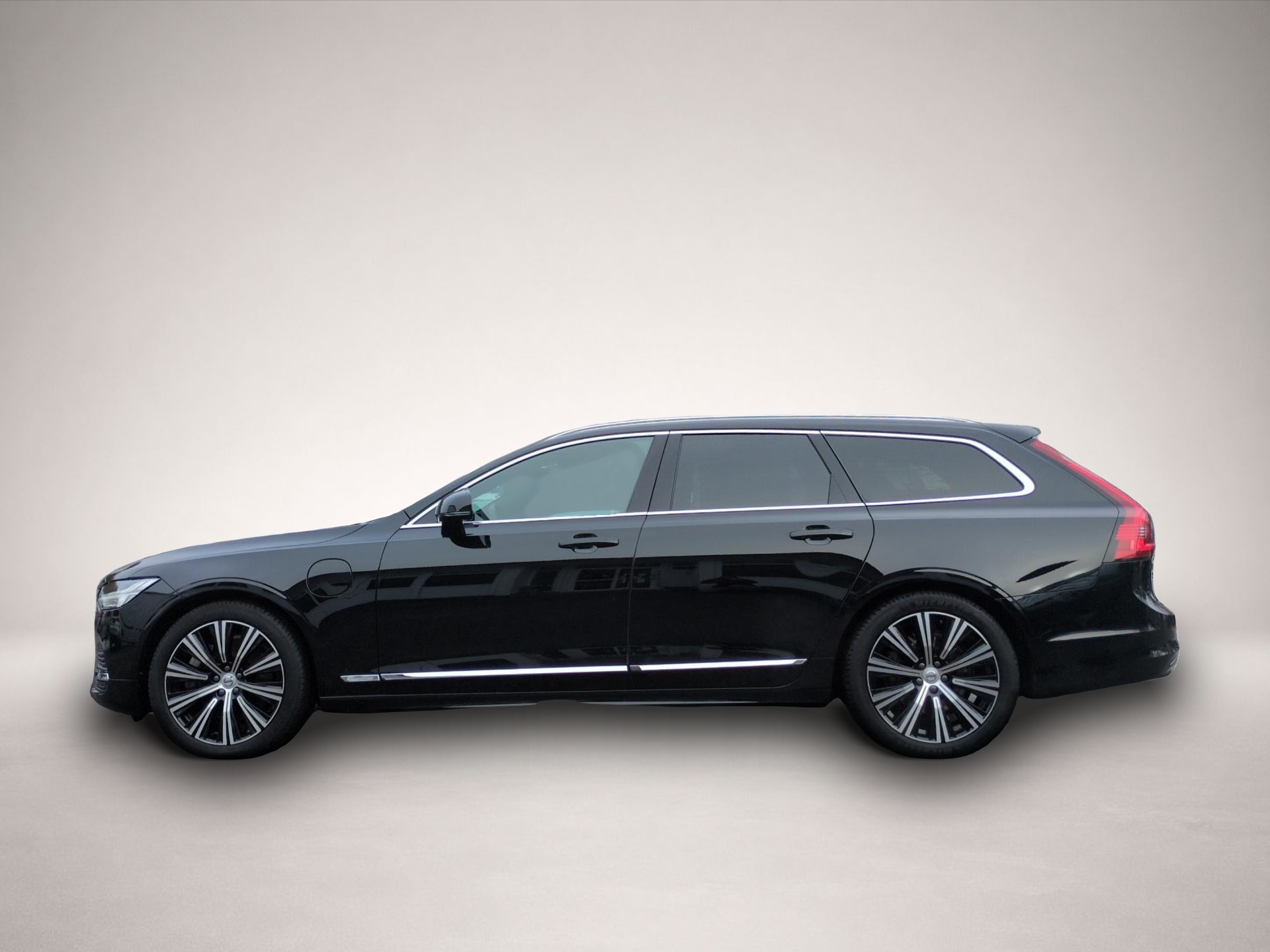 Volvo V90 (12/2022, Hybrid (Benzin/Elektro))