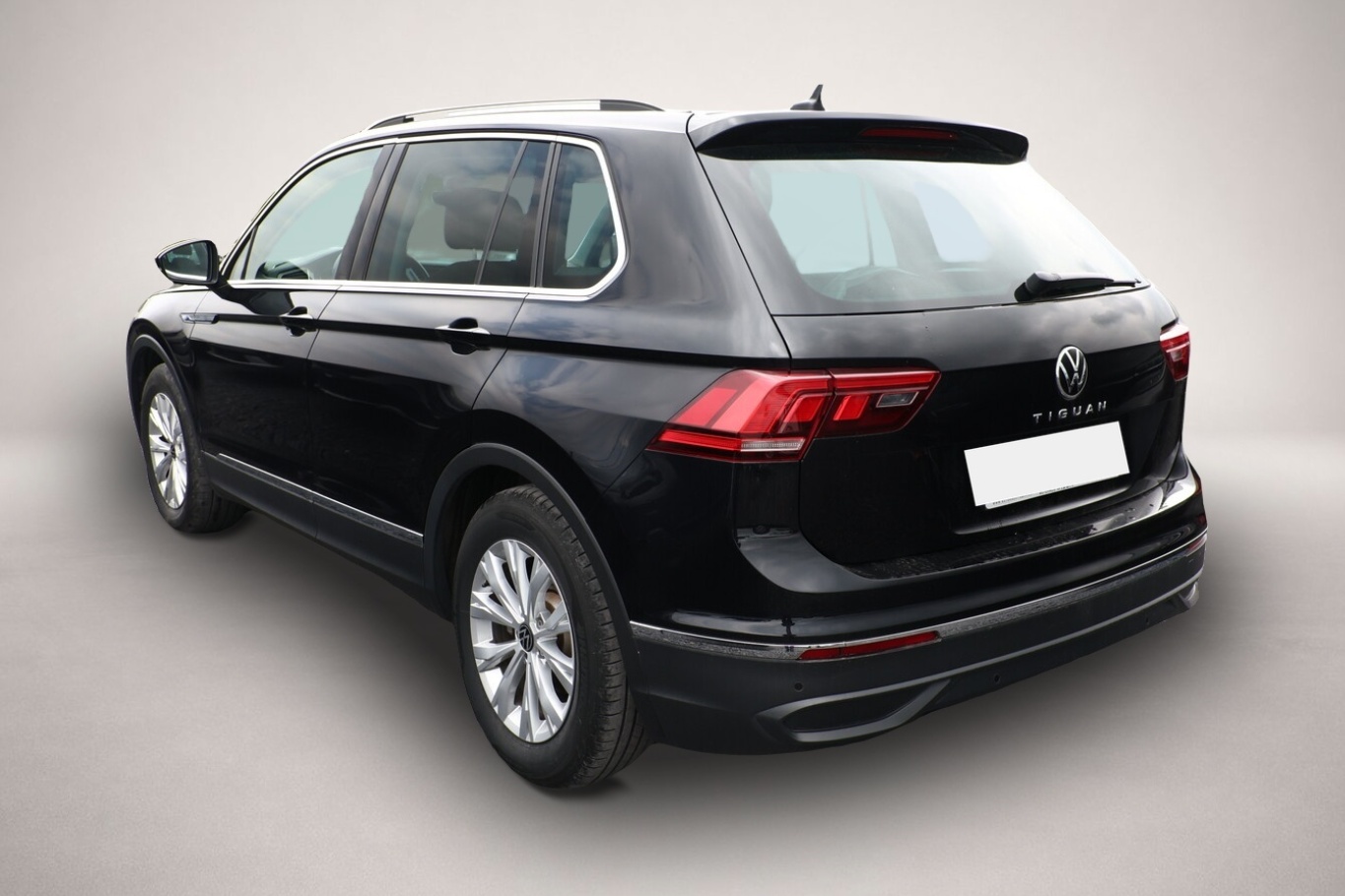 Volkswagen Tiguan (04/2021, Benzin)