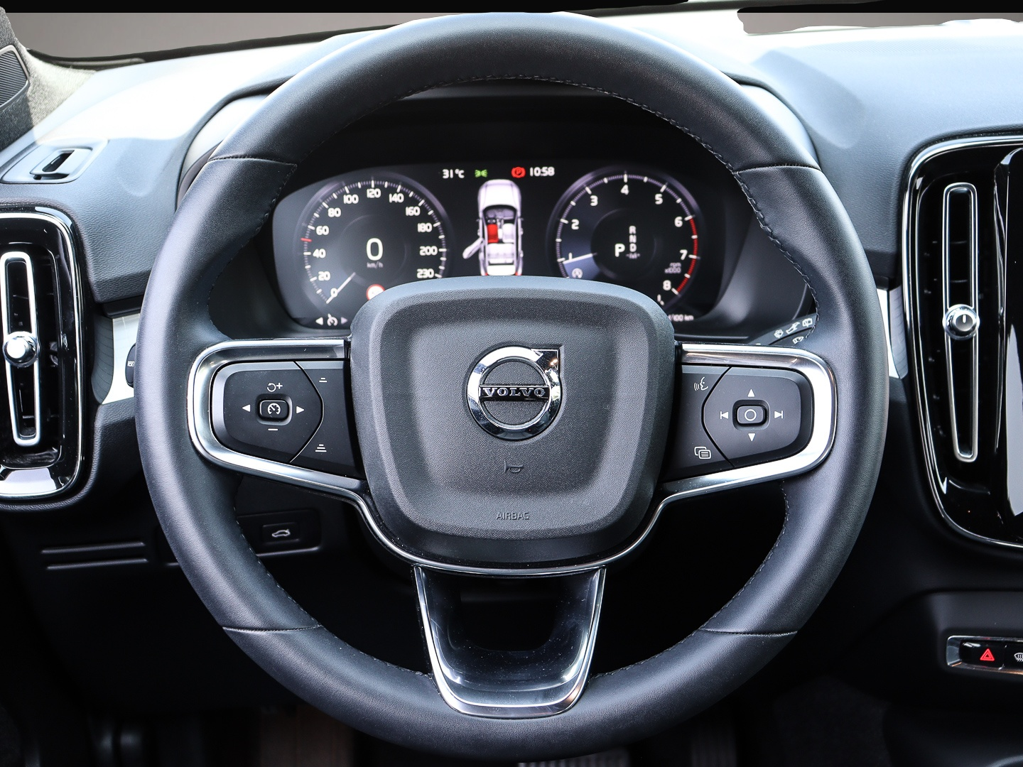 Volvo XC40 (09/2023, Benzin)