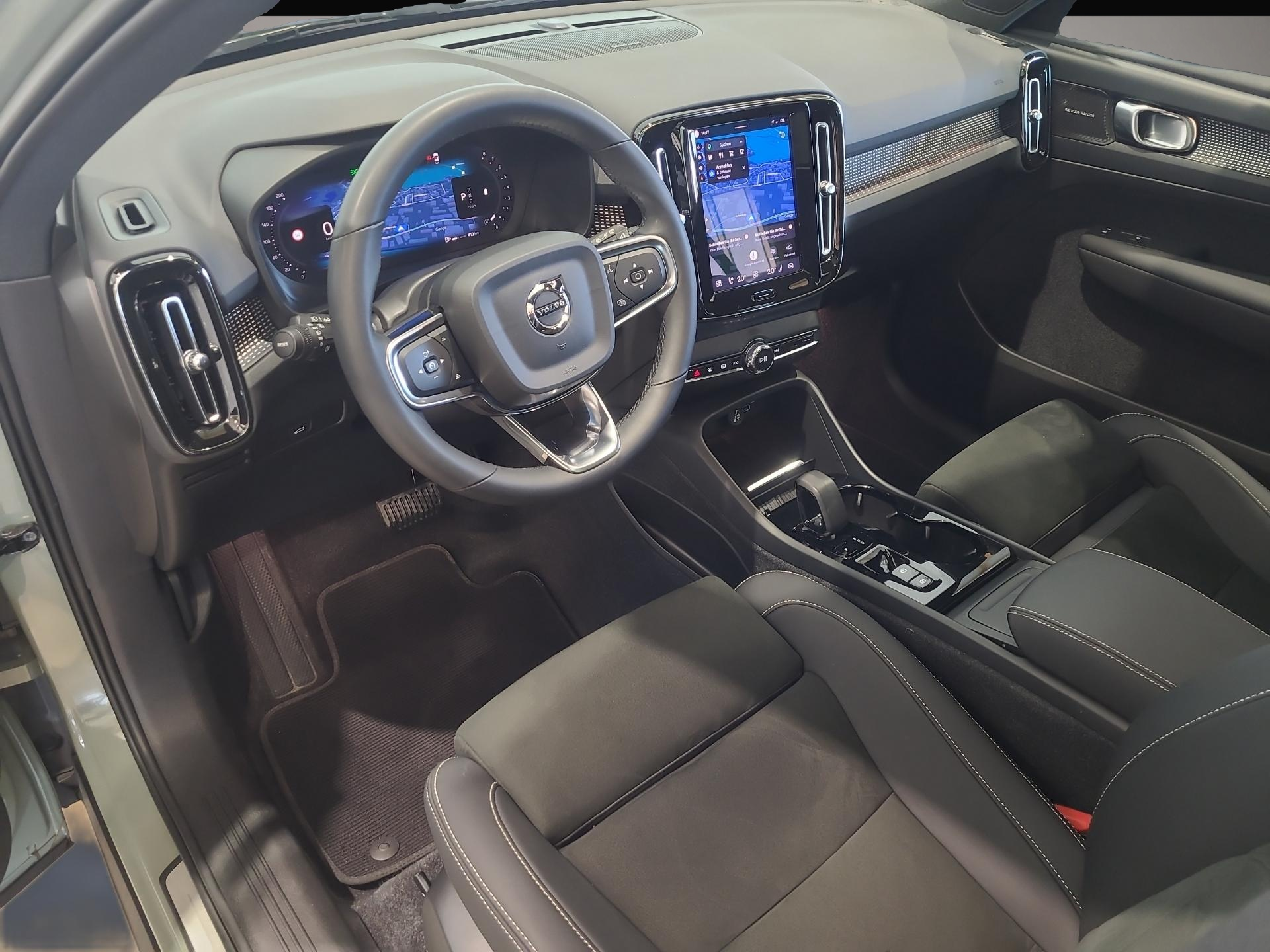Volvo XC40 (06/2023, Benzin)