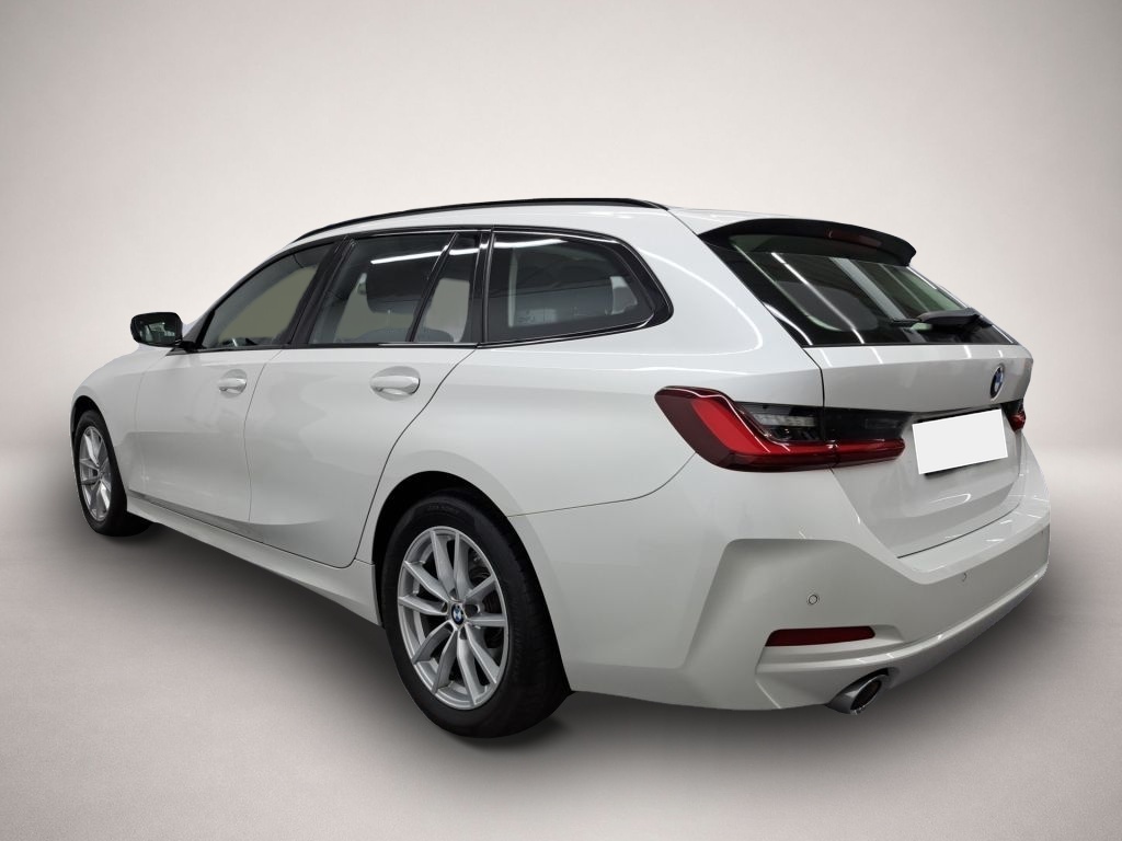 BMW 320 (01/2023, )