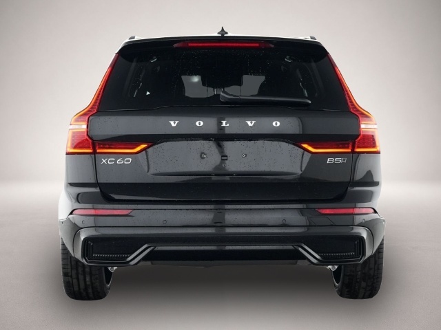 Volvo XC60 (06/2025, Benzin)