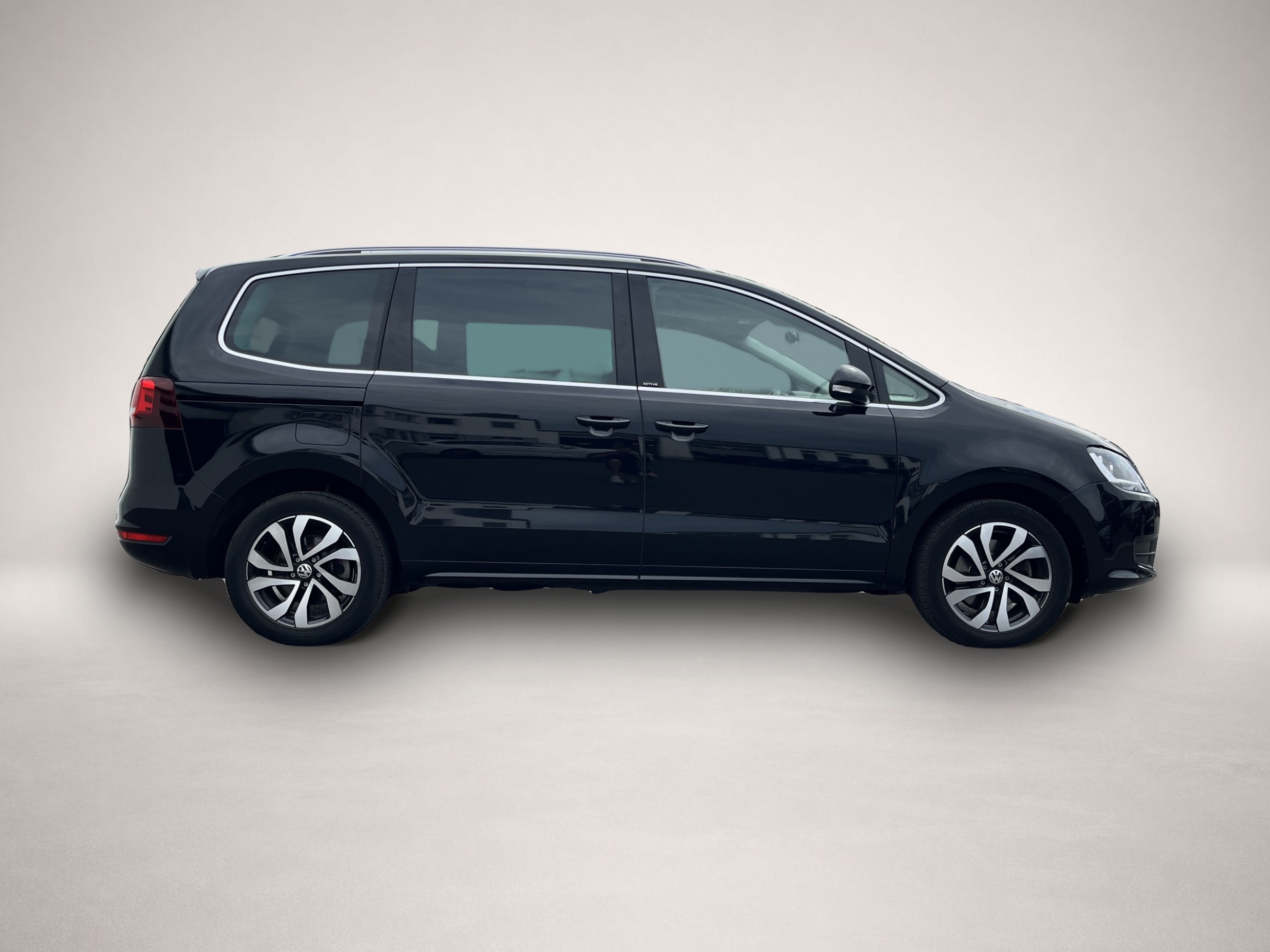 Volkswagen Sharan (04/2022, Benzin)