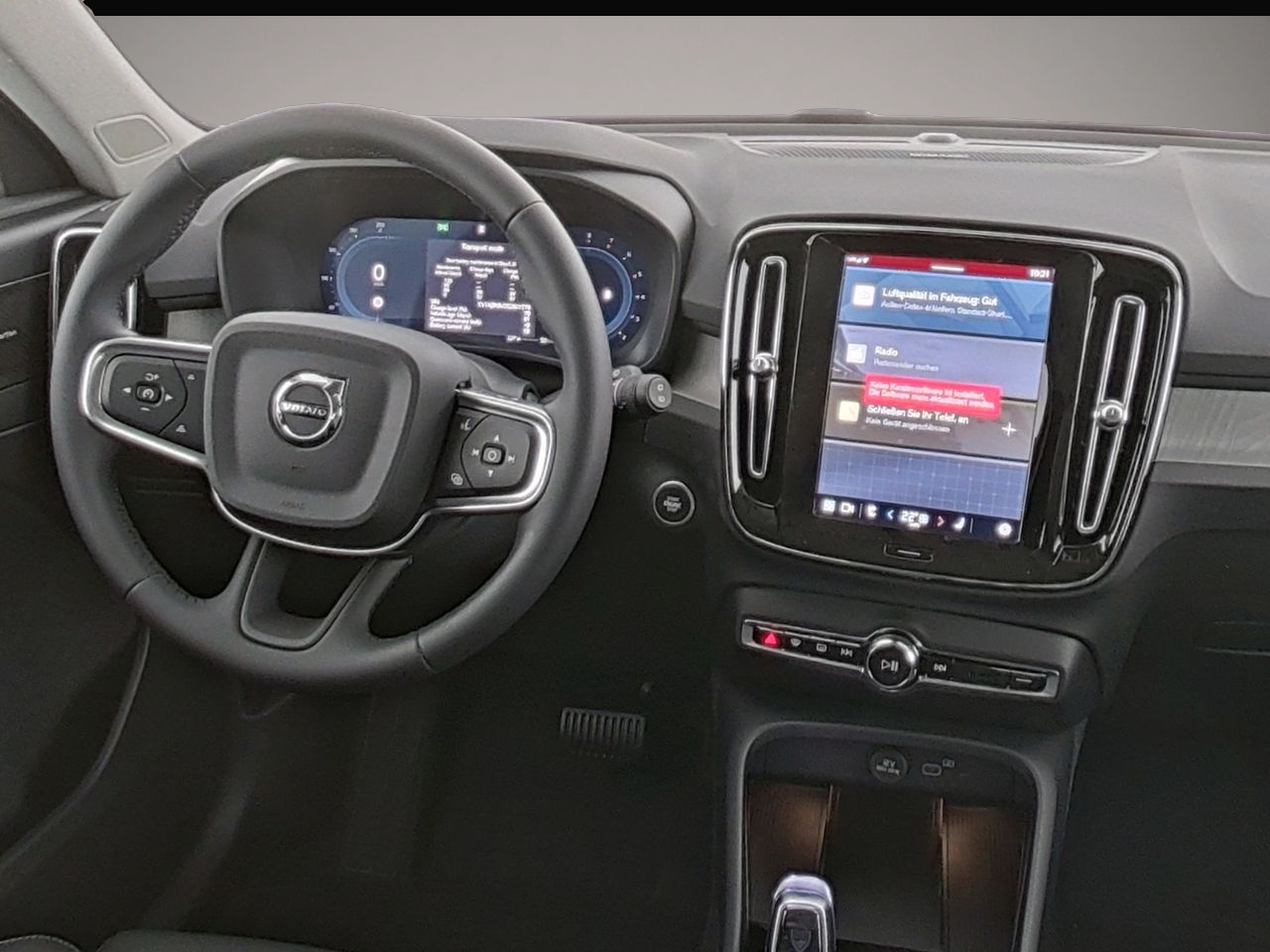Volvo XC40 (06/2025, Benzin)