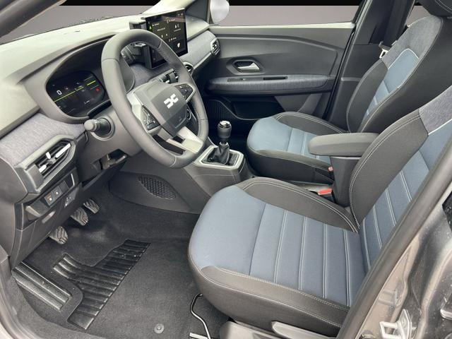 Dacia Sandero, image 2 of 4