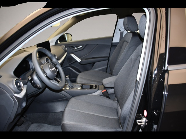 Audi Q2 (12/2025, Benzin)