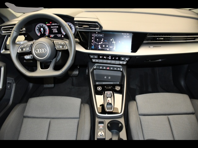 Audi A3 (10/2025, Benzin)
