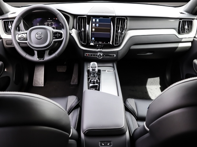 Volvo XC60 (12/2024, Benzin)