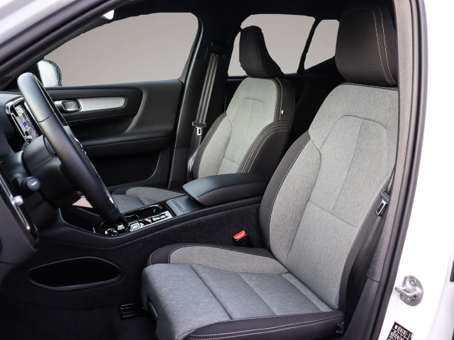 Volvo XC40 (11/2023, Benzin)