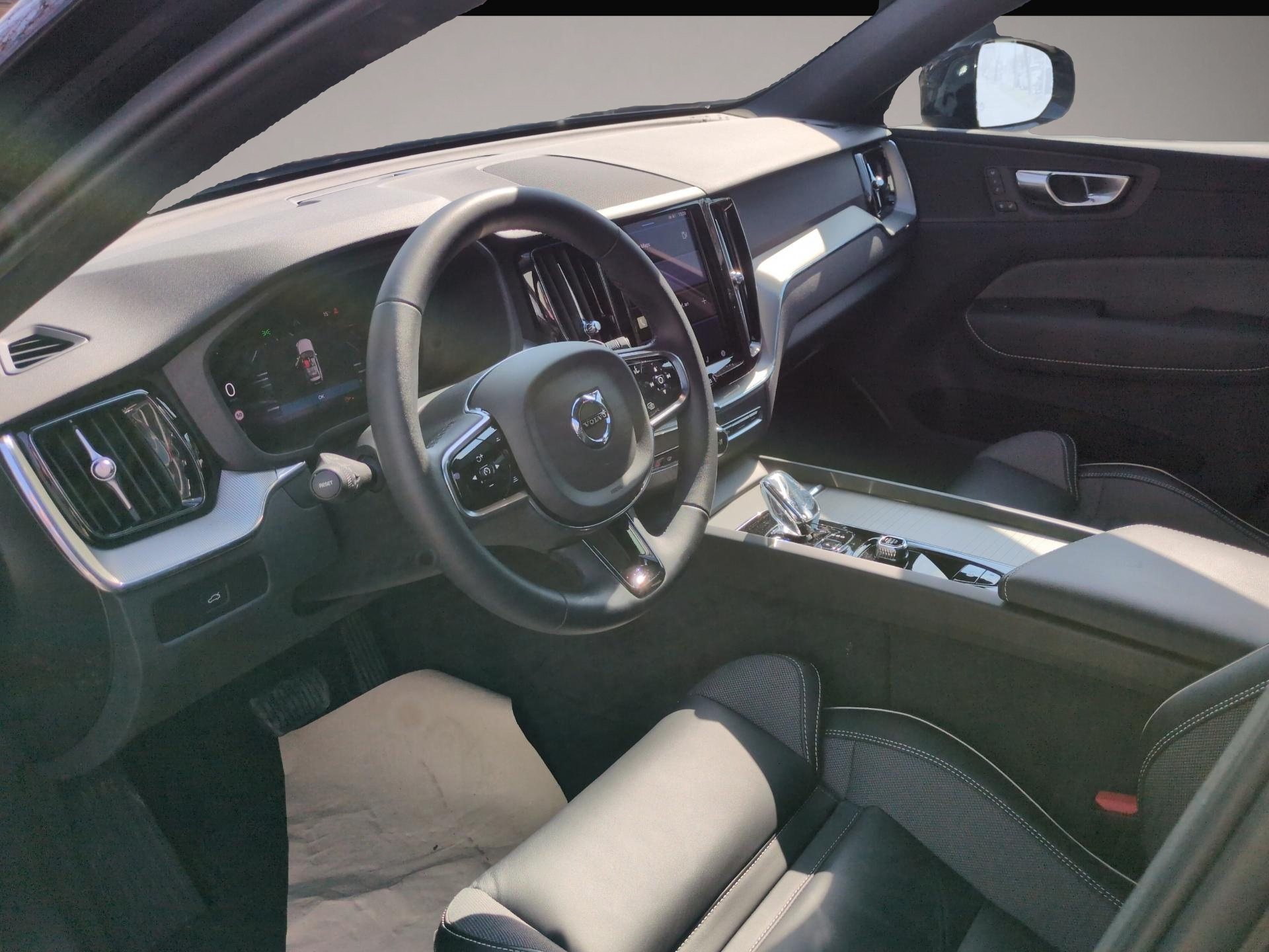 Volvo XC60 (11/2023, Benzin)