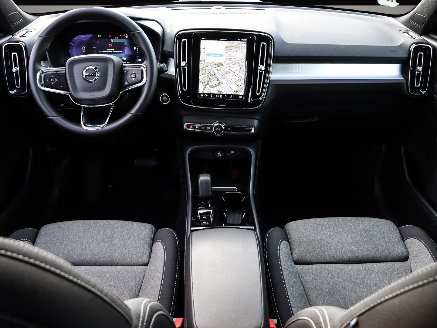 Volvo XC40 (11/2023, Benzin)
