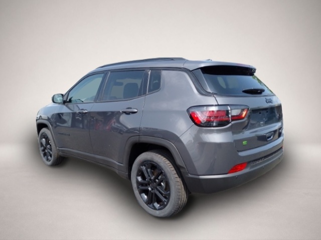 Jeep Compass (04/2023, Benzin)