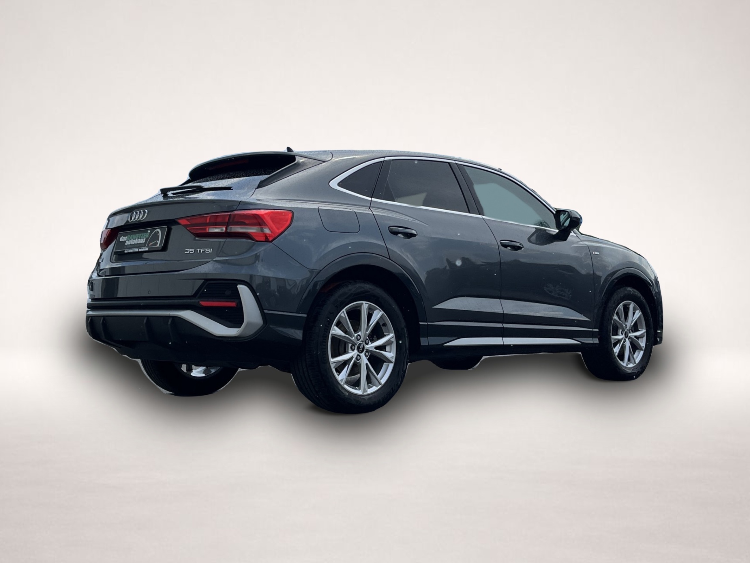 Audi Q3 (12/2022, Benzin)