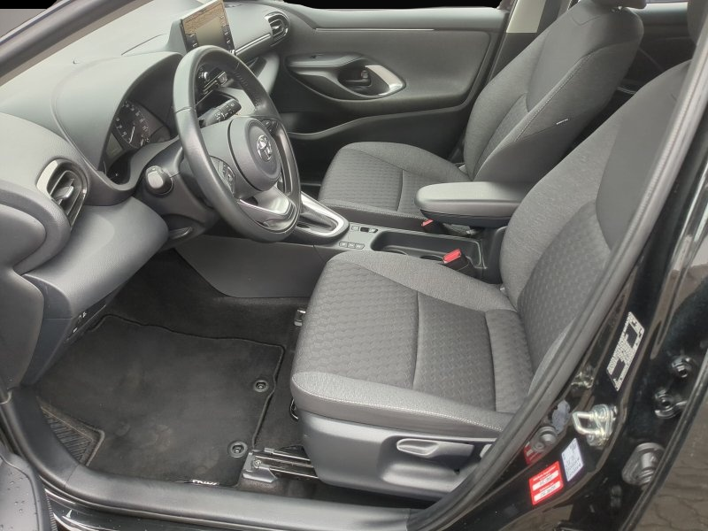 Toyota Yaris (11/2020, )