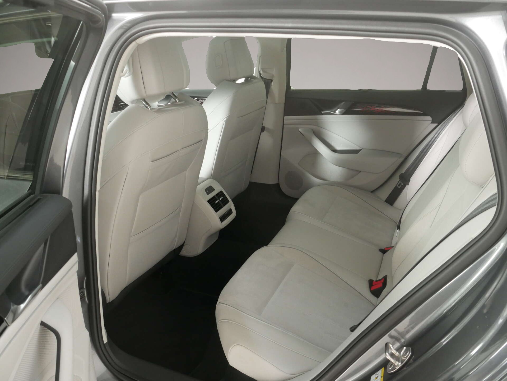 Volkswagen Passat (06/2025, Hybrid (Benzin/Elektro))