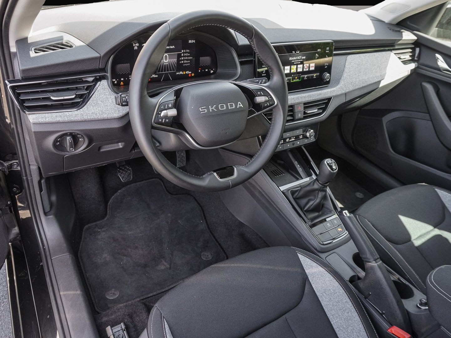 Skoda Scala (07/2025, Benzin)