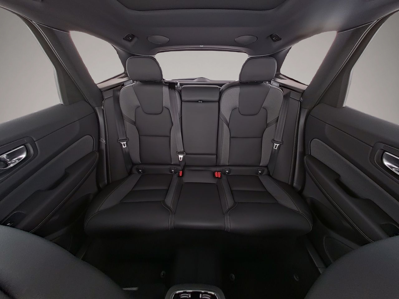 Volvo XC60 (05/2025, Benzin)