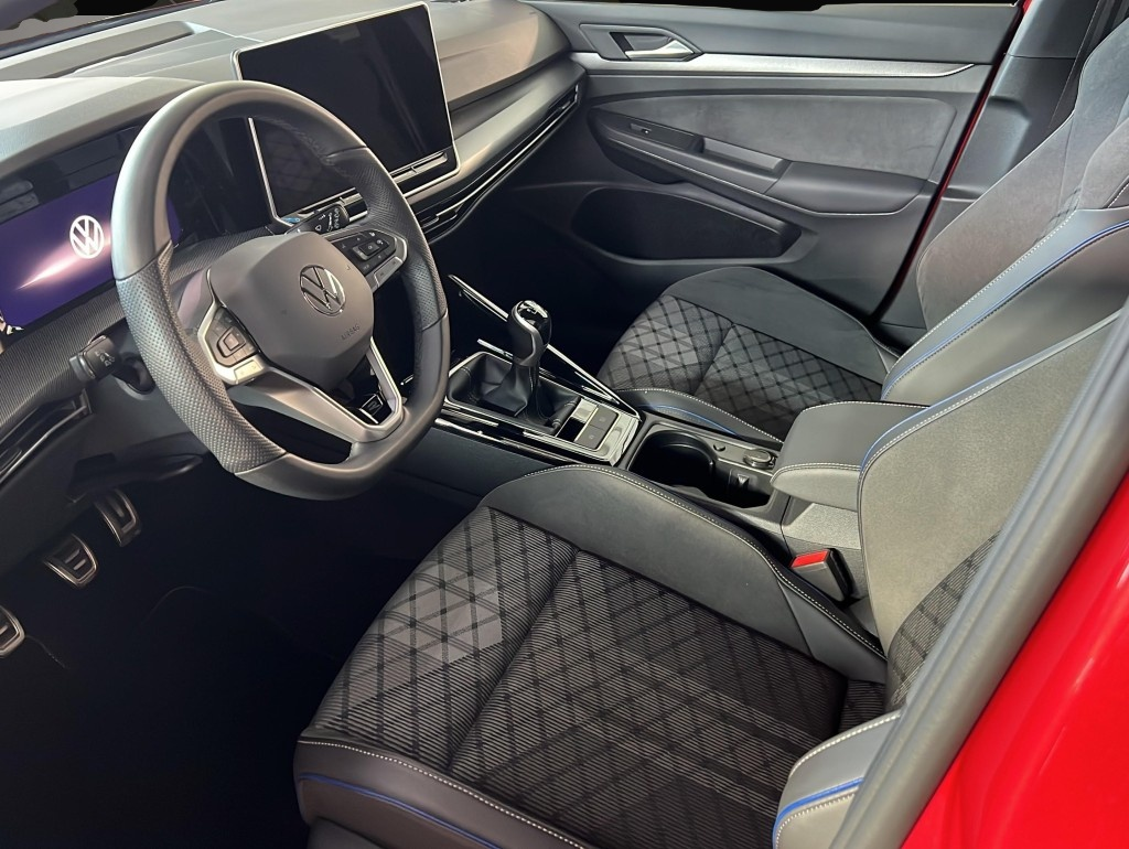 Volkswagen Golf (08/2024, Benzin)