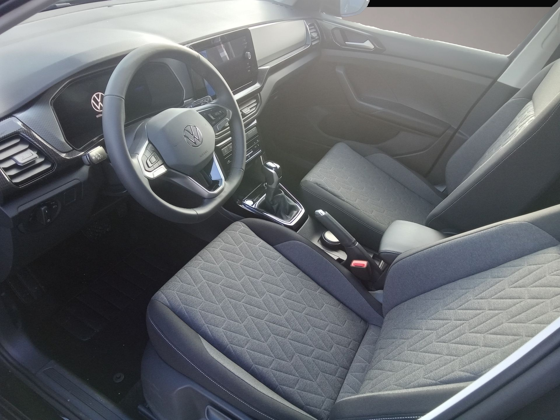 Volkswagen T-Cross (06/2026, Benzin)