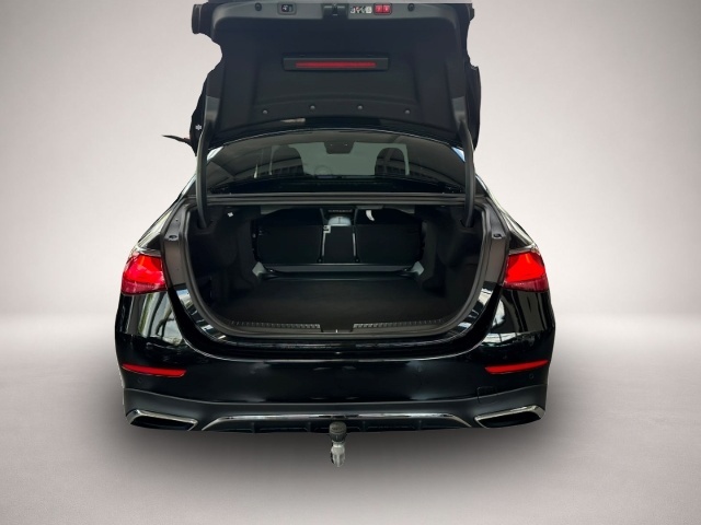 Mercedes-Benz E 220 (10/2025, Diesel)