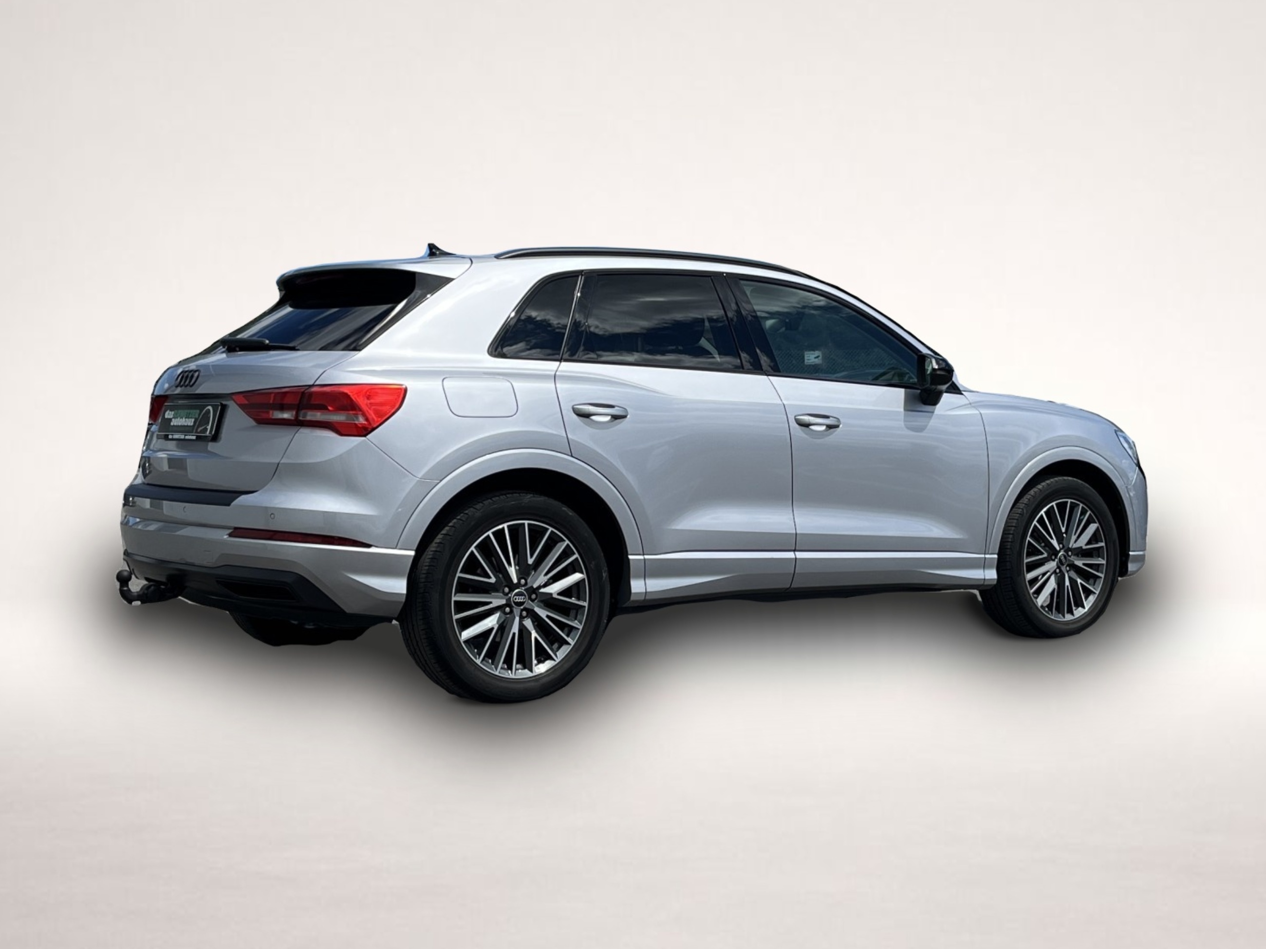 Audi Q3 (12/2022, Benzin)