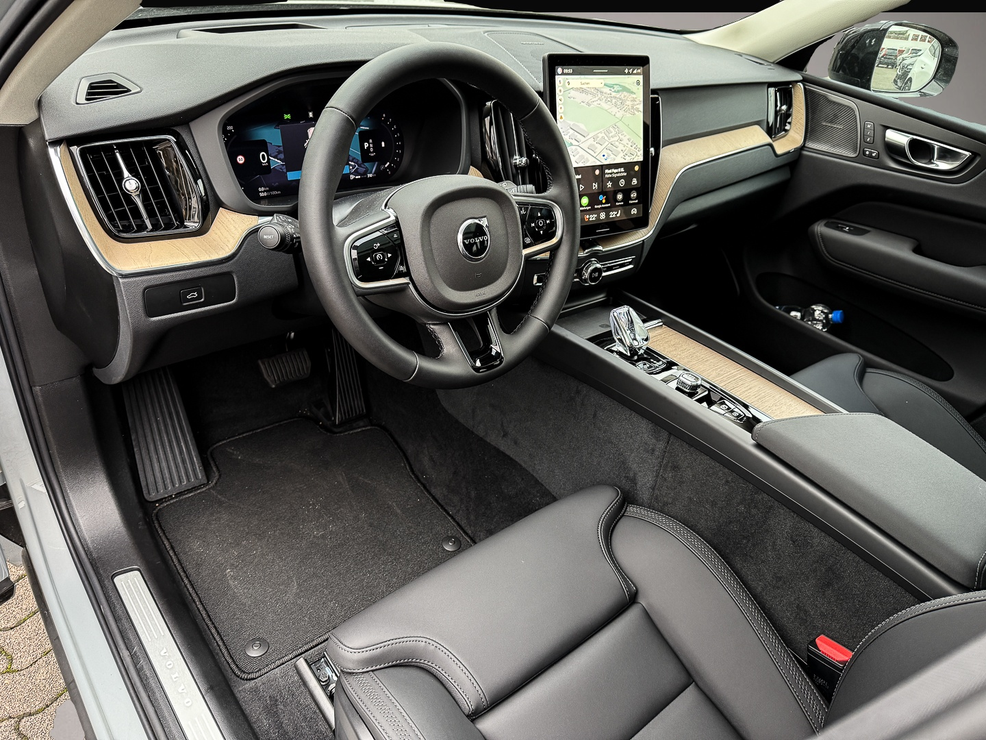 Volvo XC60 (06/2025, Benzin)