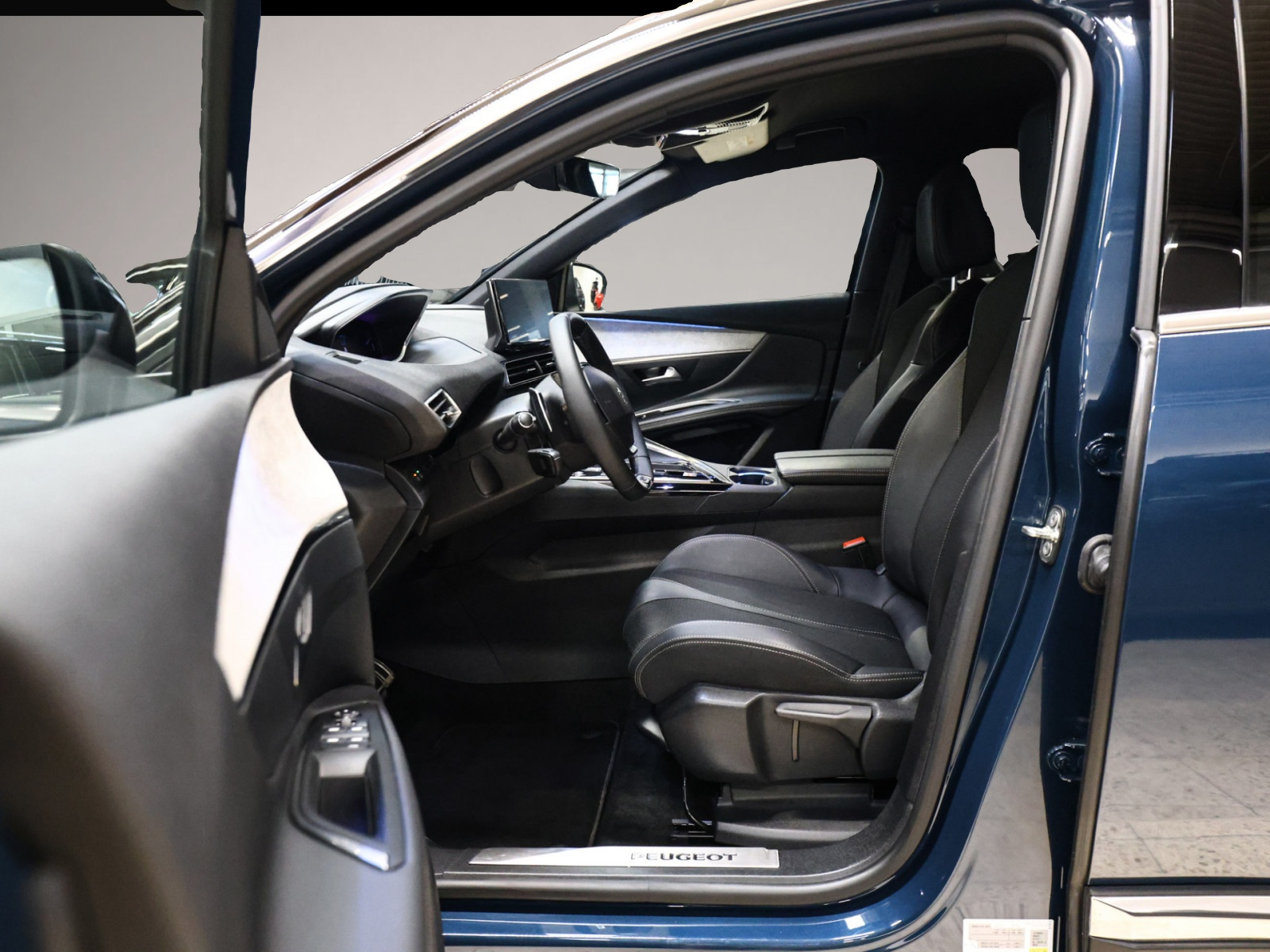 Peugeot 3008 (02/2024, Benzin)