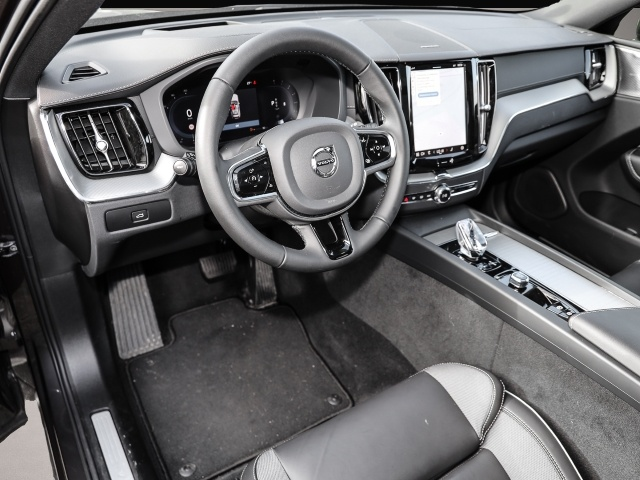 Volvo XC60 (12/2023, Benzin)